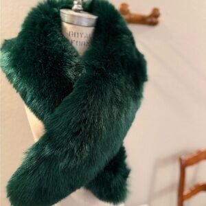 Luxurious Green Faux Fur Scarf